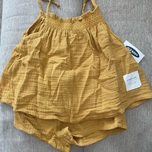 Old Navy Golden Two-Piece Outfit